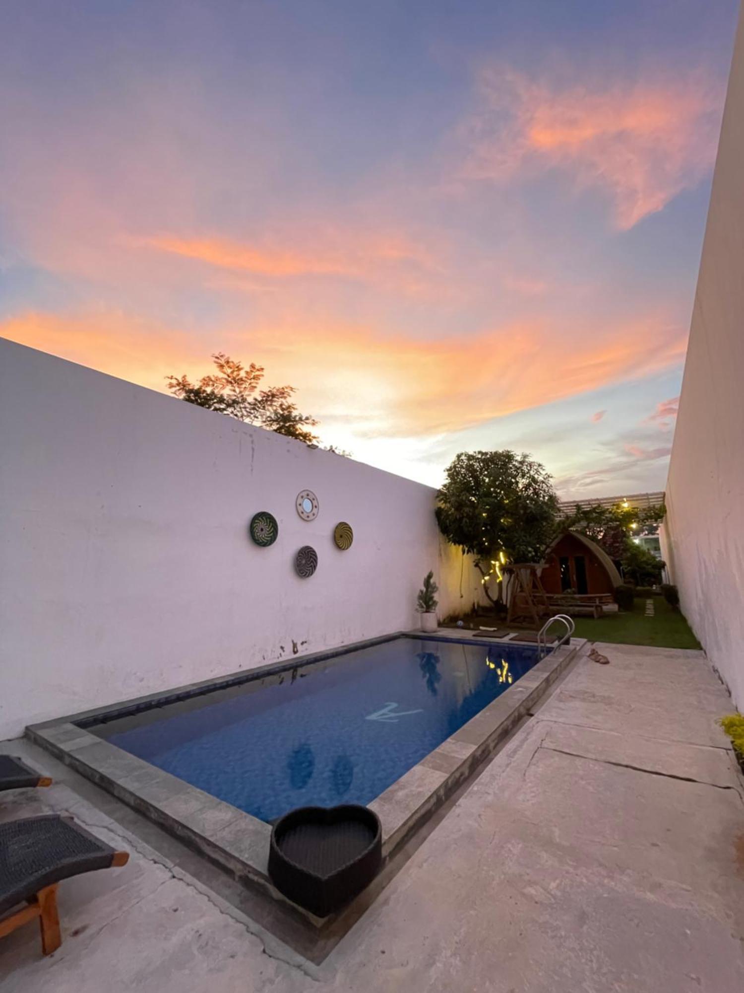 Villa Rumah Putih Jogja Yogyakarta Exterior foto