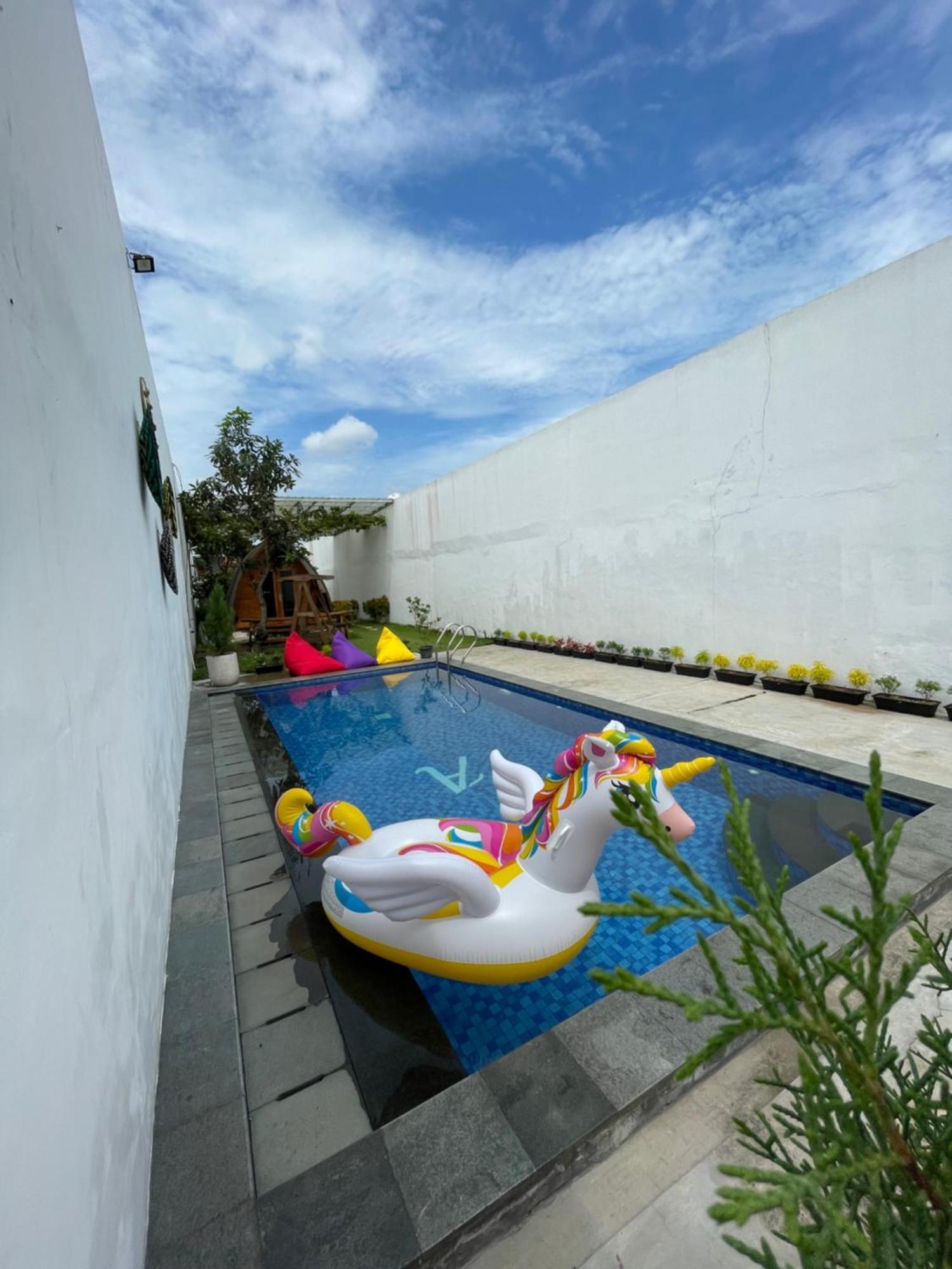 Villa Rumah Putih Jogja Yogyakarta Exterior foto